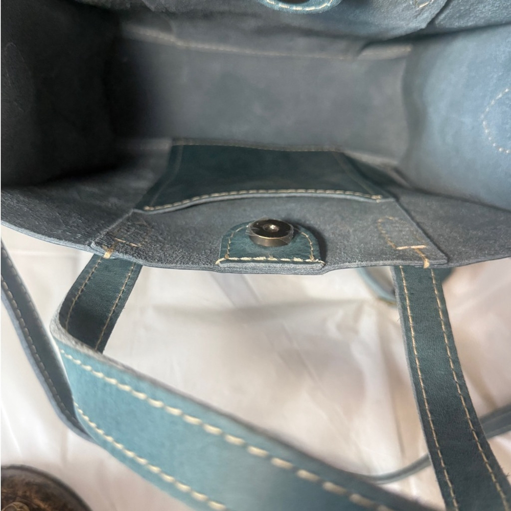 Portland Leather Lola Crossbody Tote - Picture 4 of 16
